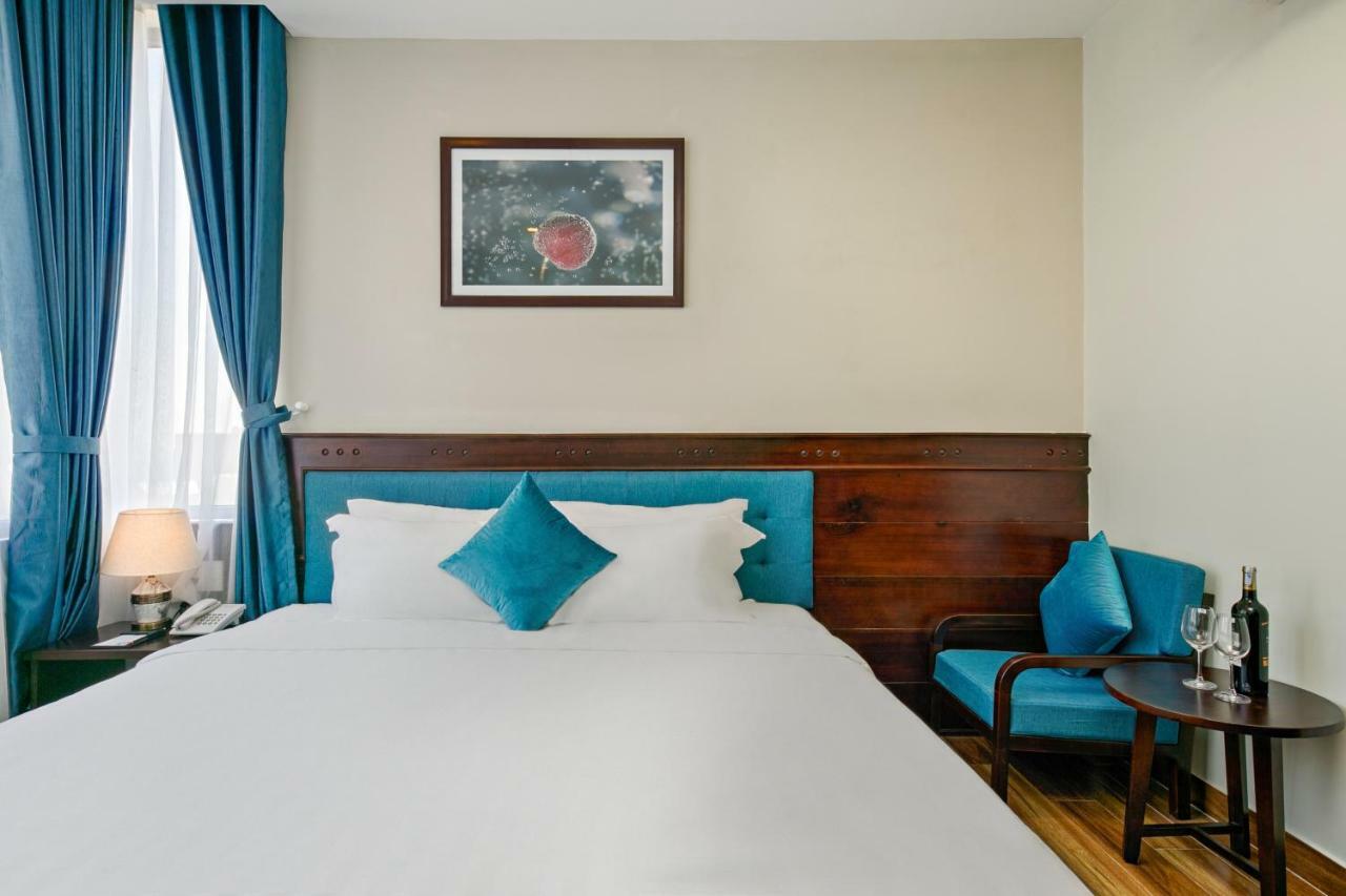 Celina Hotel & Apartment Дананг Екстер'єр фото