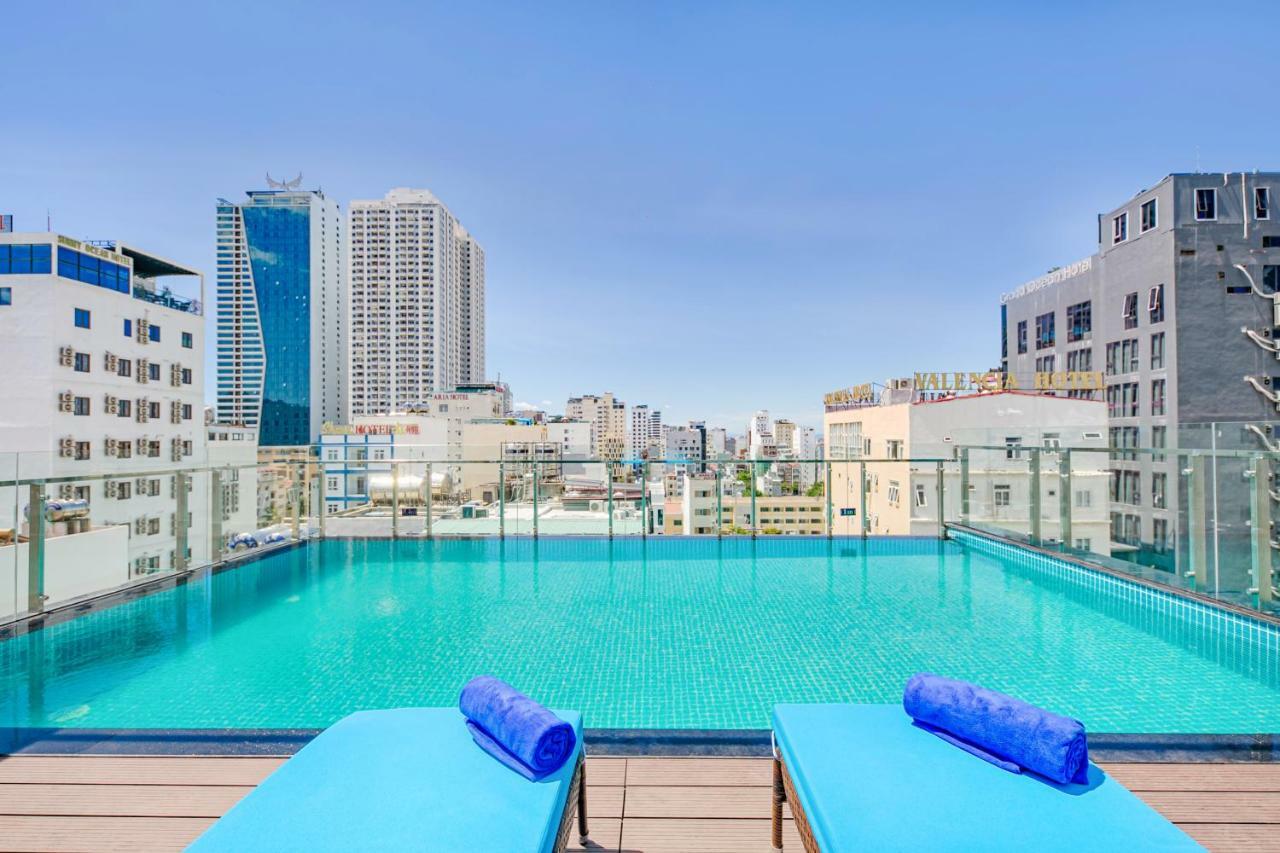 Celina Hotel & Apartment Дананг Екстер'єр фото